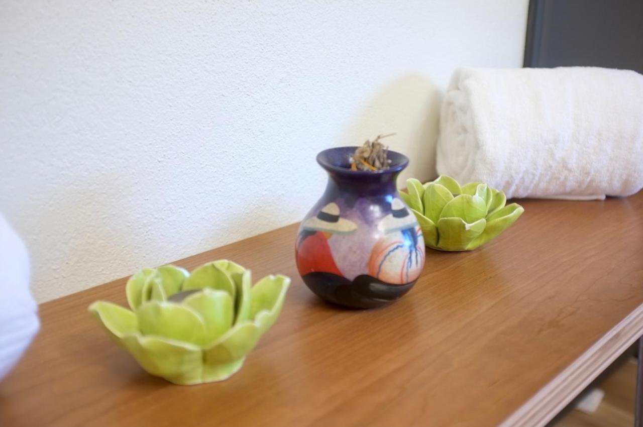 Twin Palms Desert Getaway - Jacuzzi, Fire Pit, Meditation Room & More Joshua Tree Exterior photo